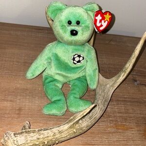 RARE Ty KICKS Beanie Babies Green Soccer Bear Plush Toy with tag errors!